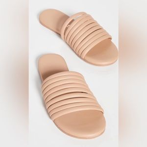 Tkees caro sandals brand new size :6